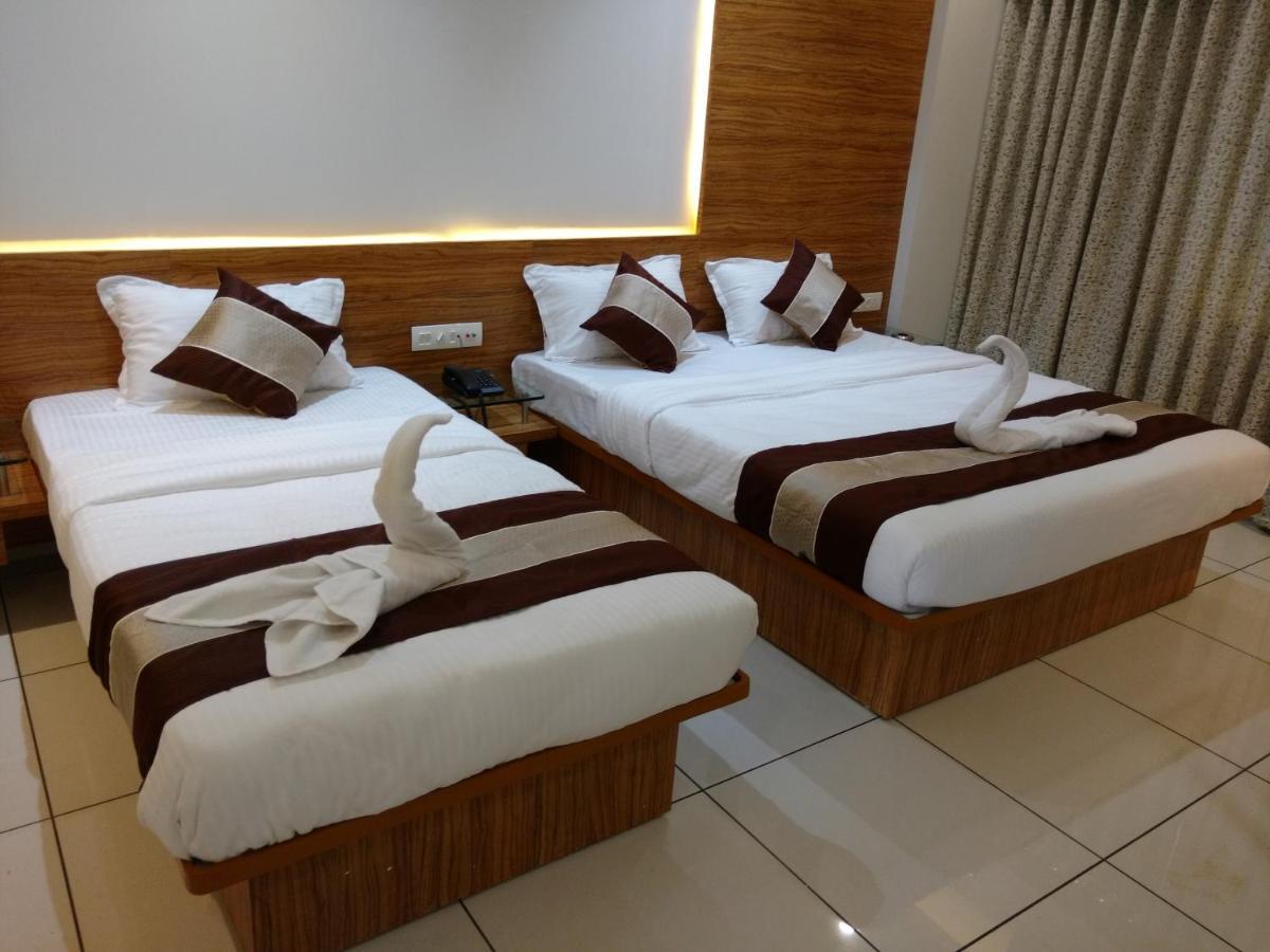 Hotel Decent Unjha Exterior photo