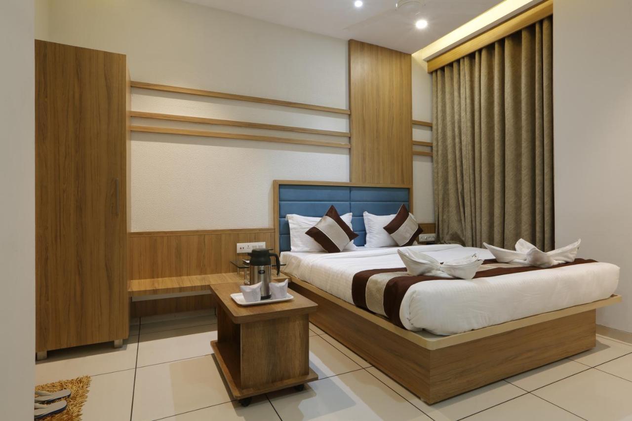 Hotel Decent Unjha Exterior photo