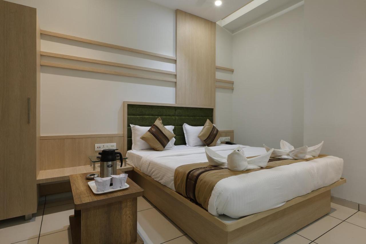 Hotel Decent Unjha Exterior photo