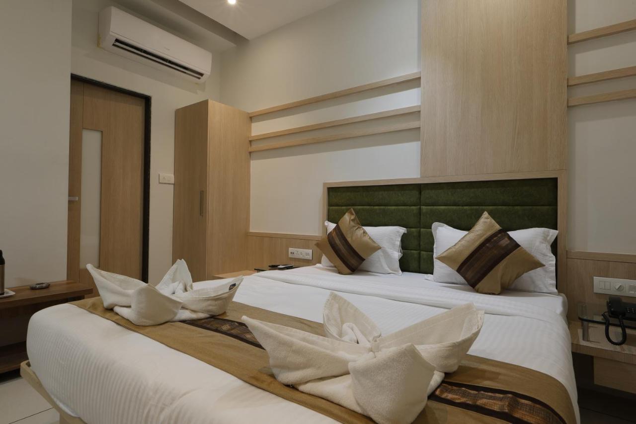 Hotel Decent Unjha Exterior photo